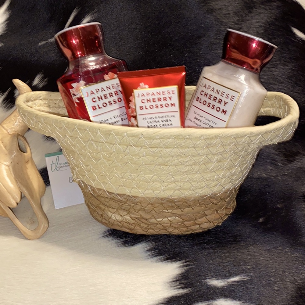 New Bath & Body Works Japanese Cherry Blossom And Basket